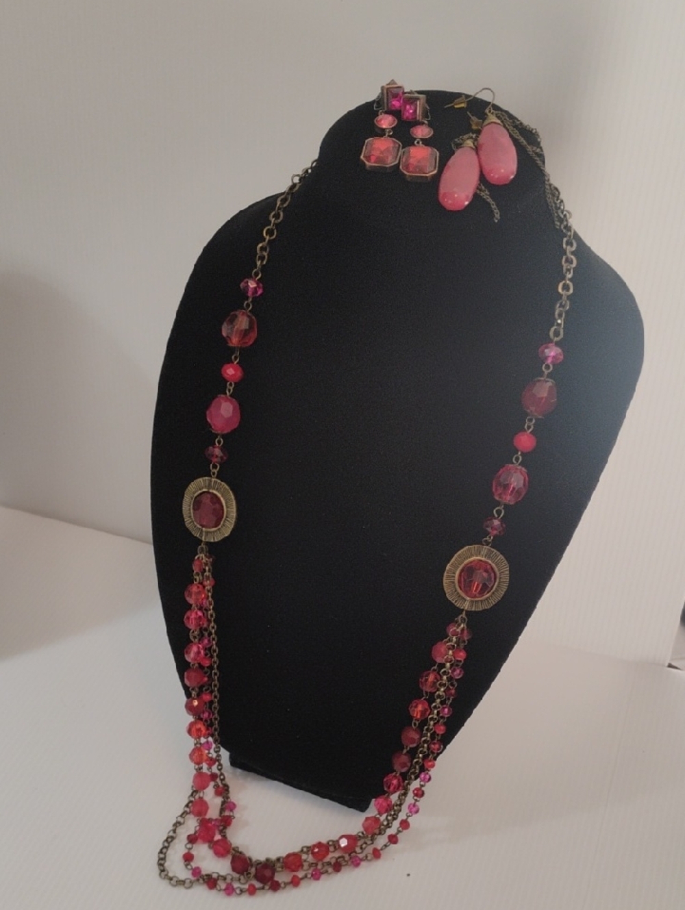 Red Beaded Jewelry Set With 36" Necklace And 2 Sets Of Antique Style Earrings